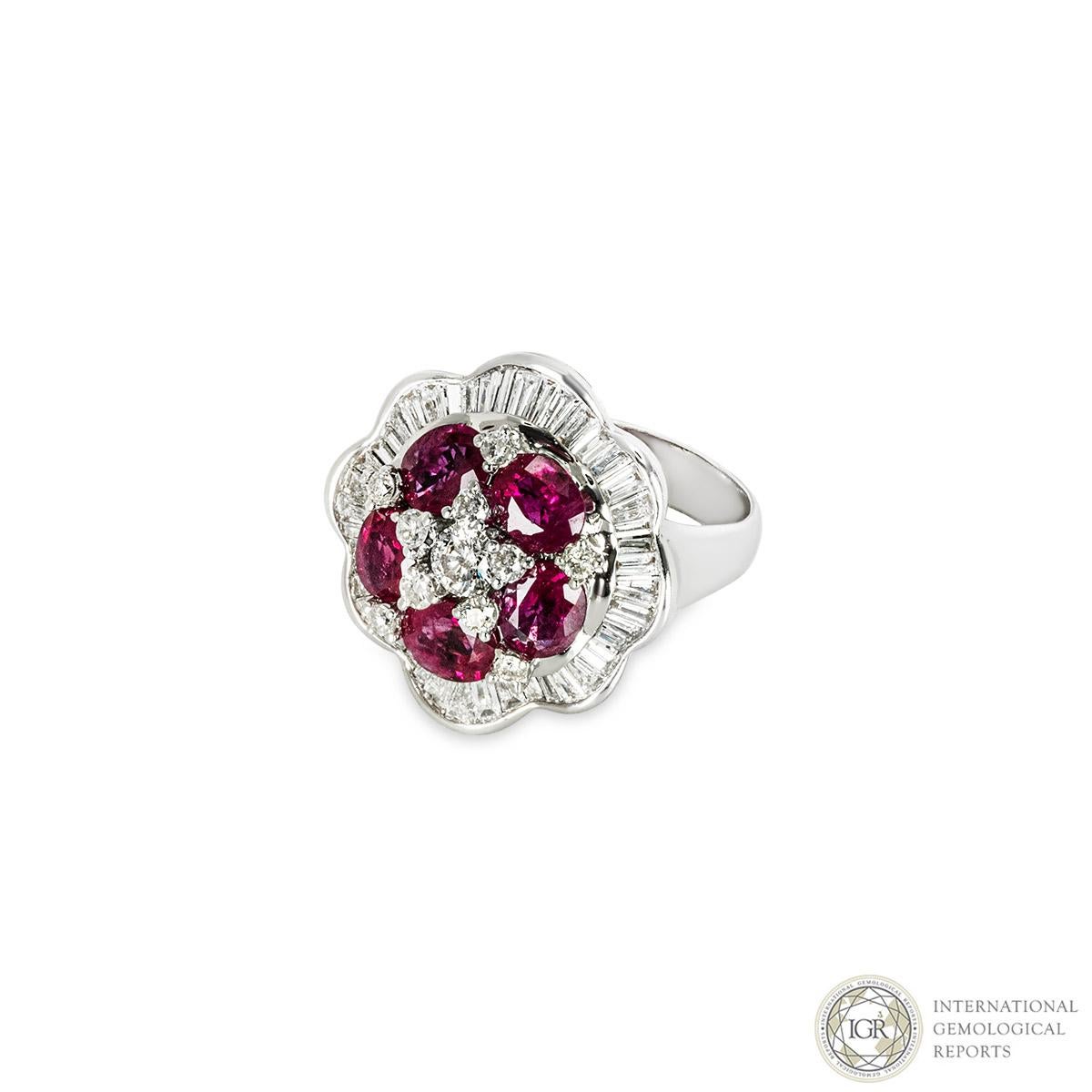 White Gold Diamond and Ruby Ring In Excellent Condition For Sale In London, GB