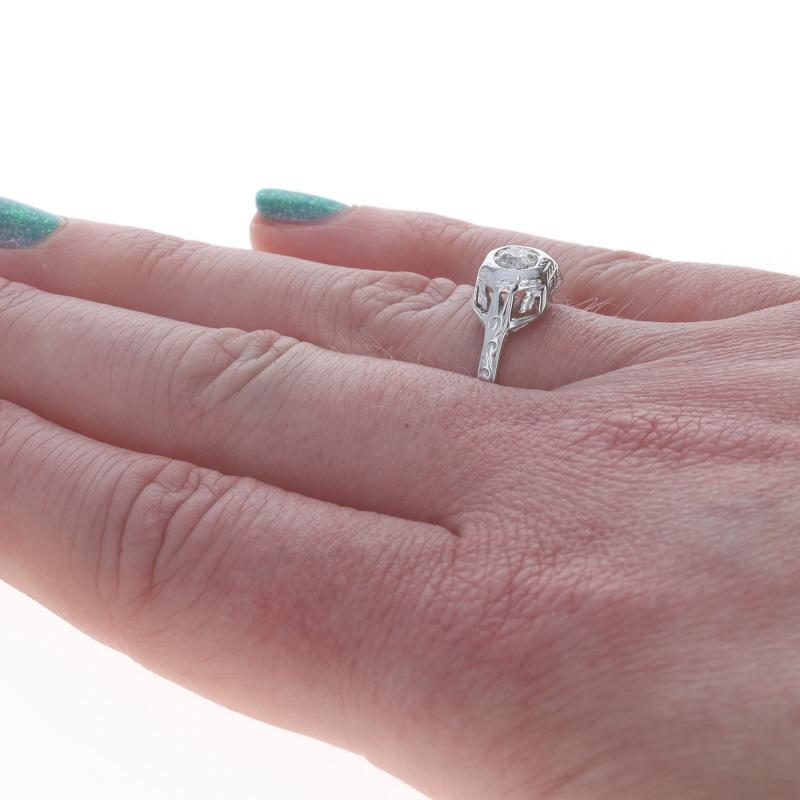 Donna White Gold Diamond Art Deco Solitaire Engagement Ring - 14k 18k European .20ct in vendita