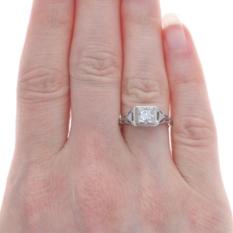 Art Deco Solitär Verlobungsring aus Weißgold mit Diamant 18k Euro .26ct Vintage (Alteuropäischer Schliff) im Angebot