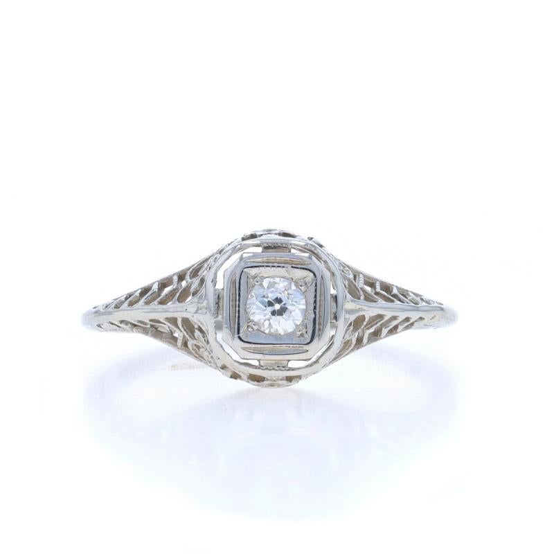 Dimensione: 6
Costo della taglia: Up 2 taglie per $35 o Down 1 taglia per $35

Epoca: Art Déco
Data: anni '20 - '30

Contenuto del metallo: Oro bianco 18k

Informazioni su A. Stone

Diamante naturale
Carati: .10ct
Taglia: Europeo
Colore: