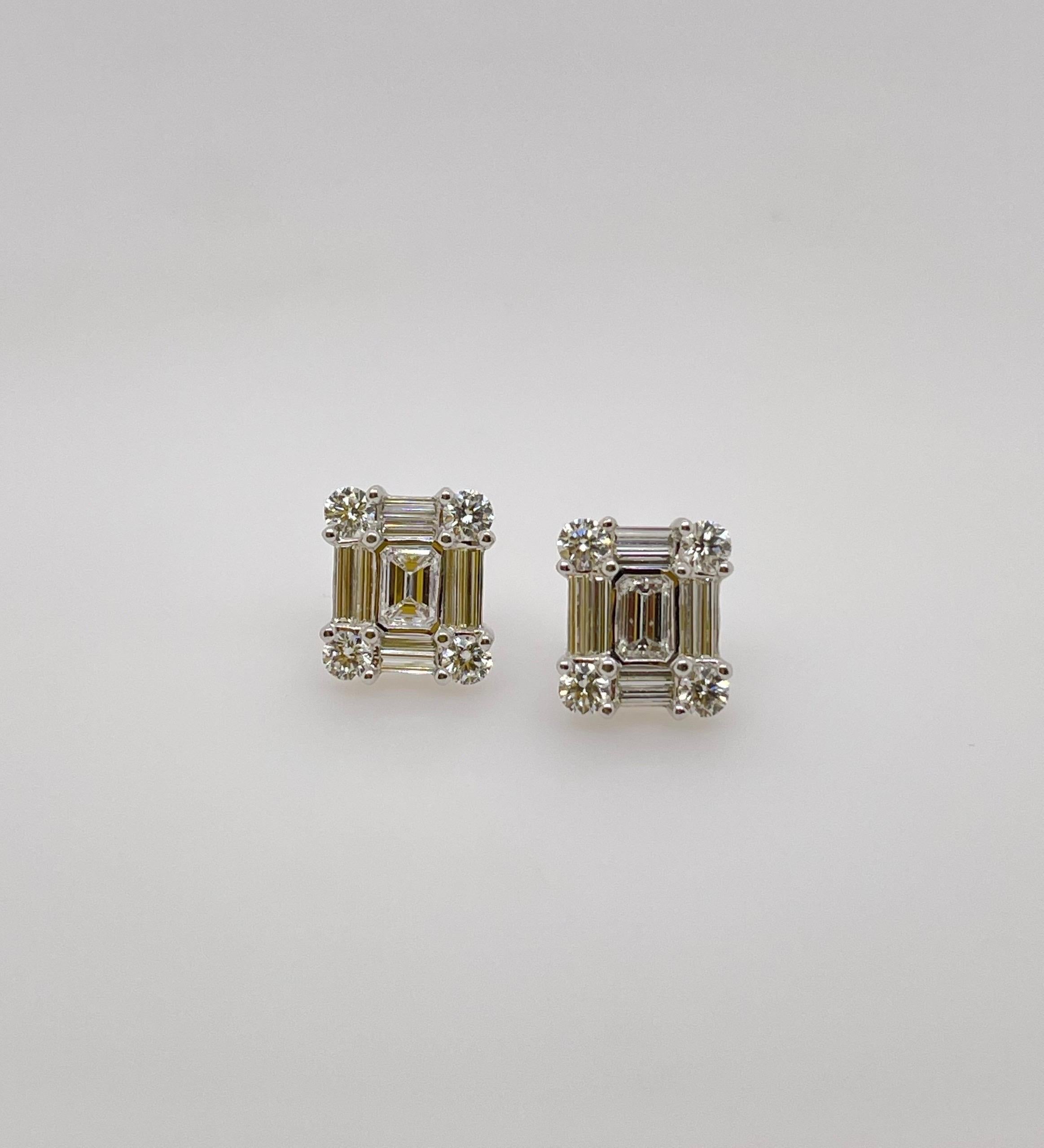 White Gold Diamond Baguette & Round Diamond Stud Earrings In New Condition For Sale In Toronto, CA