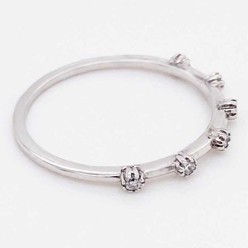 Moderne Bracelet empilage moderne en or blanc 14 carats avec diamants et diamants en vente
