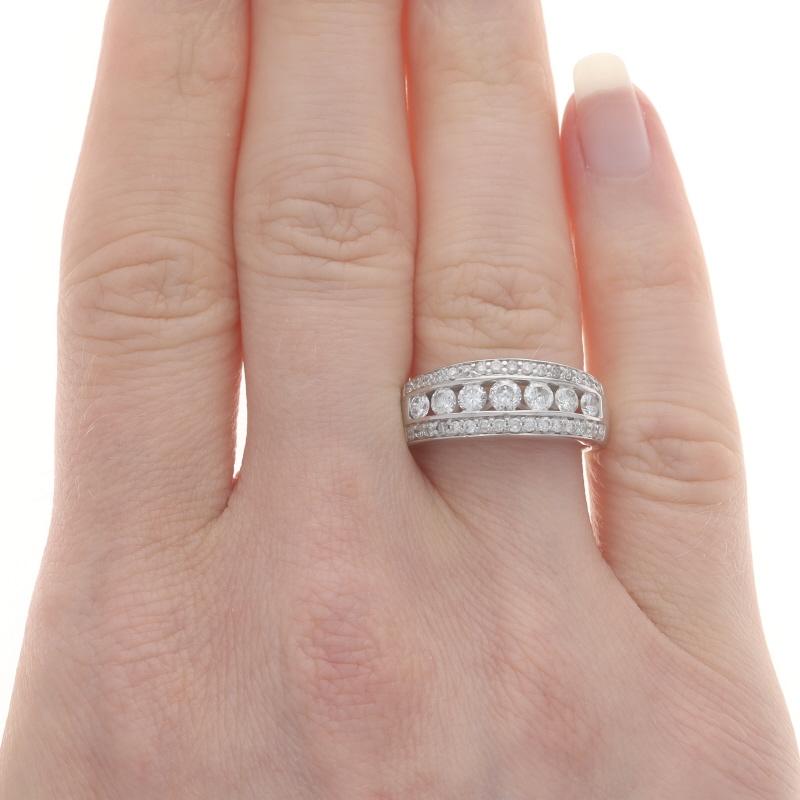 Round Cut White Gold Diamond Band - 14k Round Brilliant 1.00ctw Seven-Stone Ring Sz 7 For Sale