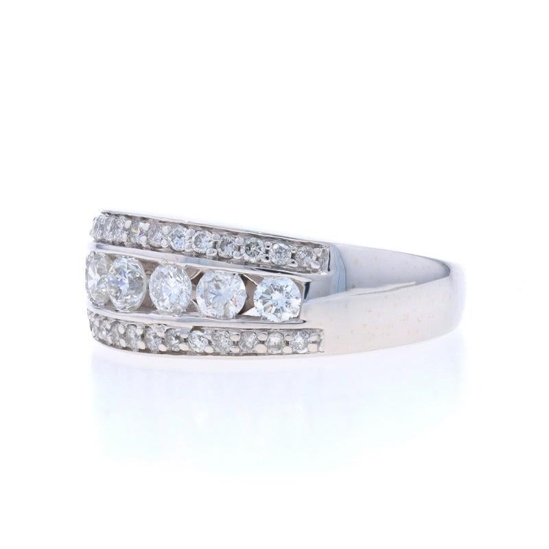 White Gold Diamond Band - 14k Round Brilliant 1.00ctw Seven-Stone Ring Sz 7 In Excellent Condition For Sale In Greensboro, NC