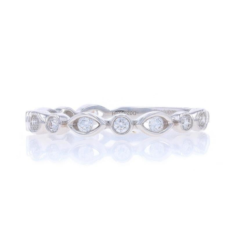 Fascia di diamanti in oro bianco - Anello nuziale tondo Brilliante .23ctw 14k In condizioni Nuovo in vendita a Greensboro, NC