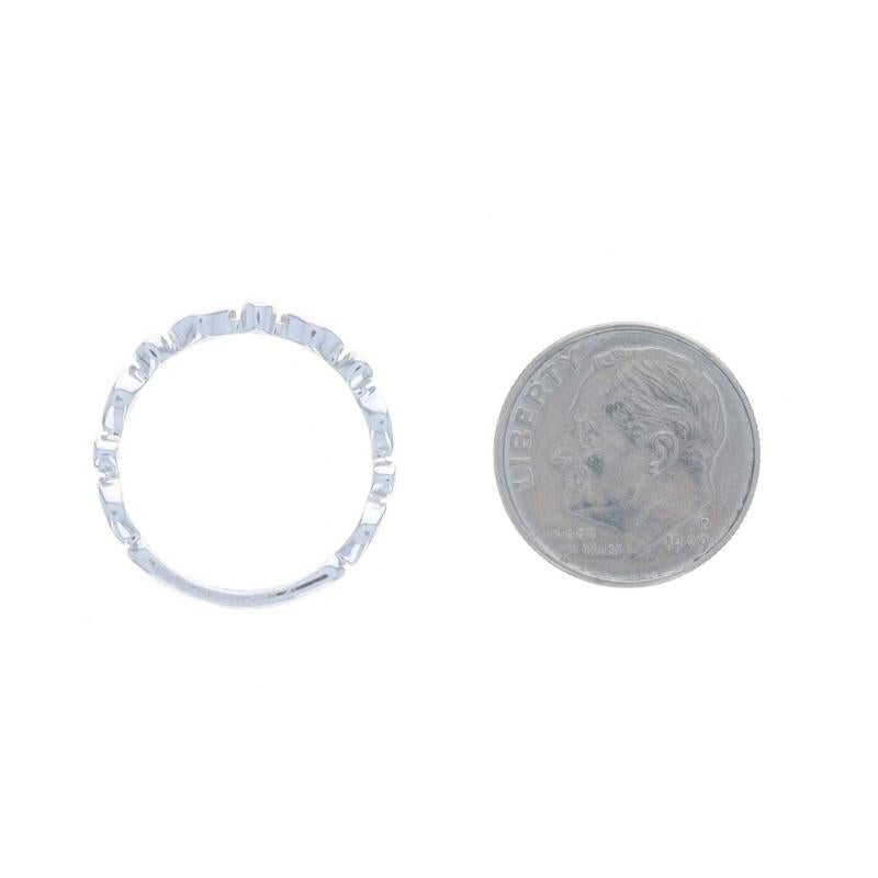Fascia di diamanti in oro bianco - Anello nuziale tondo Brilliante .23ctw 14k in vendita 1
