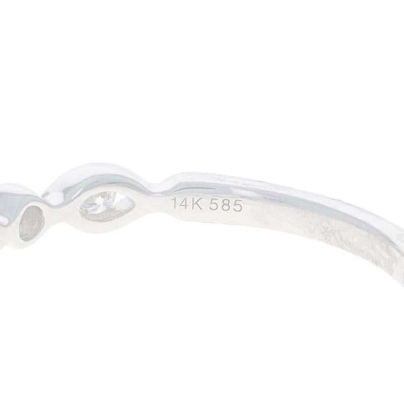 Fascia di diamanti in oro bianco - Anello nuziale tondo Brilliante .23ctw 14k in vendita 2
