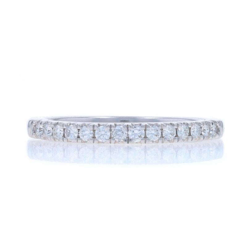 Taille : 7
Frais de taille : Up&Up 2 tailles pour $50 ou Down 1 taille pour $40

Contenu métallique : Or blanc 14k

Informations sur les pierres

Diamants naturels
Carat(s) : .28ctw
Coupe : Brillant rond
Couleur : G - H
Clarté : SI1 - SI2

Total des