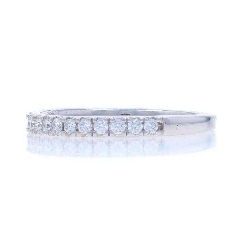 Bande de diamants en or blanc - 14k Bague à sertissage français de diamants ronds et brillants .28ctw Excellent état - En vente à Greensboro, NC