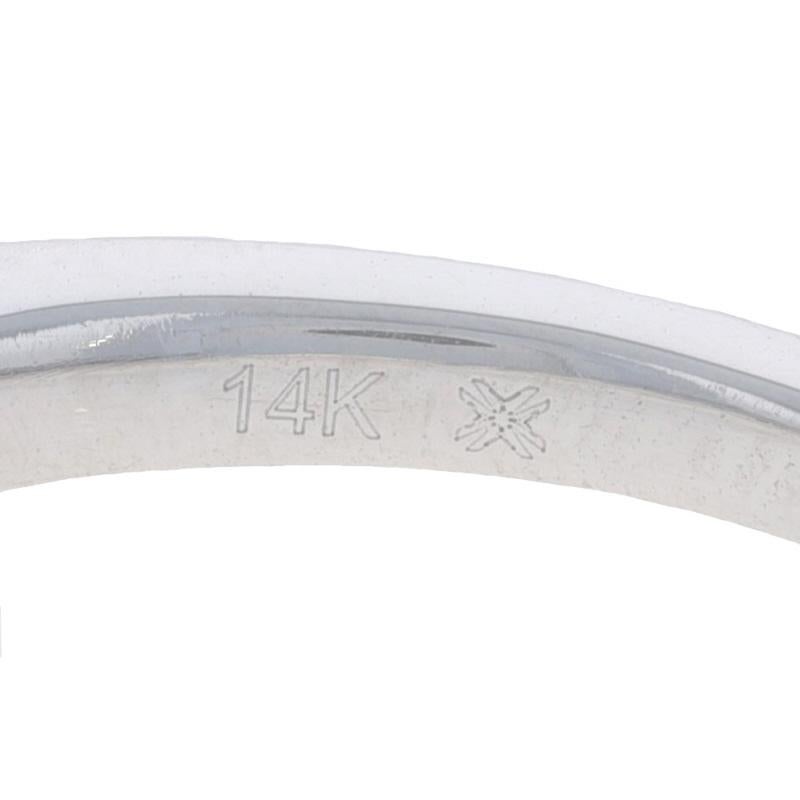 Bande de diamants en or blanc - 14k Bague à sertissage français de diamants ronds et brillants .28ctw en vente 2