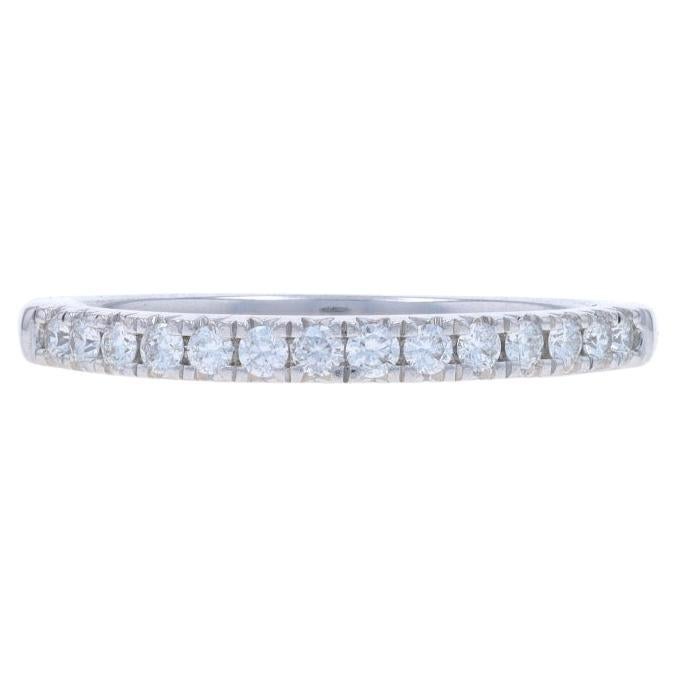 Bande de diamants en or blanc - 14k Bague à sertissage français de diamants ronds et brillants .28ctw en vente