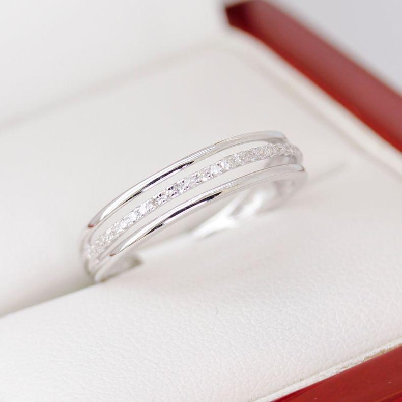Ring aus Weißgold mit Diamantring mit Bandausschnitt Damen im Angebot
