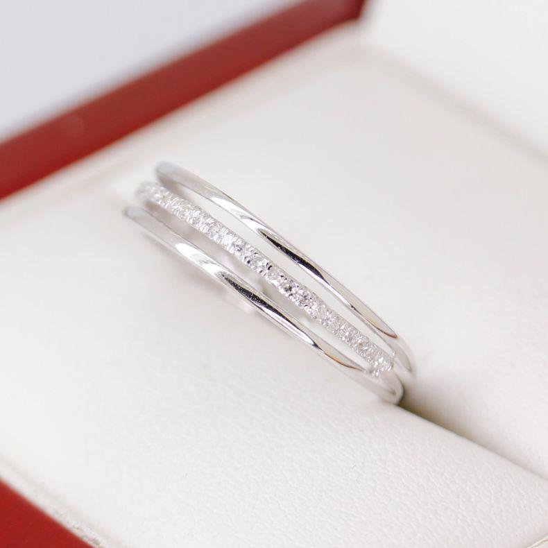 Ring aus Weißgold mit Diamantring mit Bandausschnitt im Angebot 3