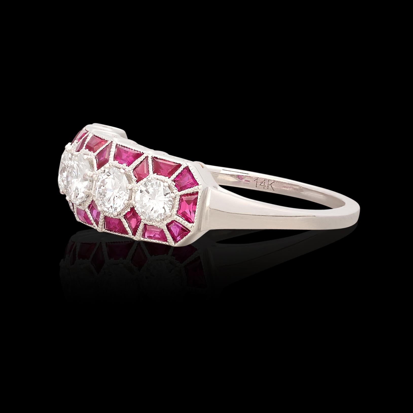 Taglio rotondo Anello a fascia in oro bianco con diamanti e accenti di rubino in vendita