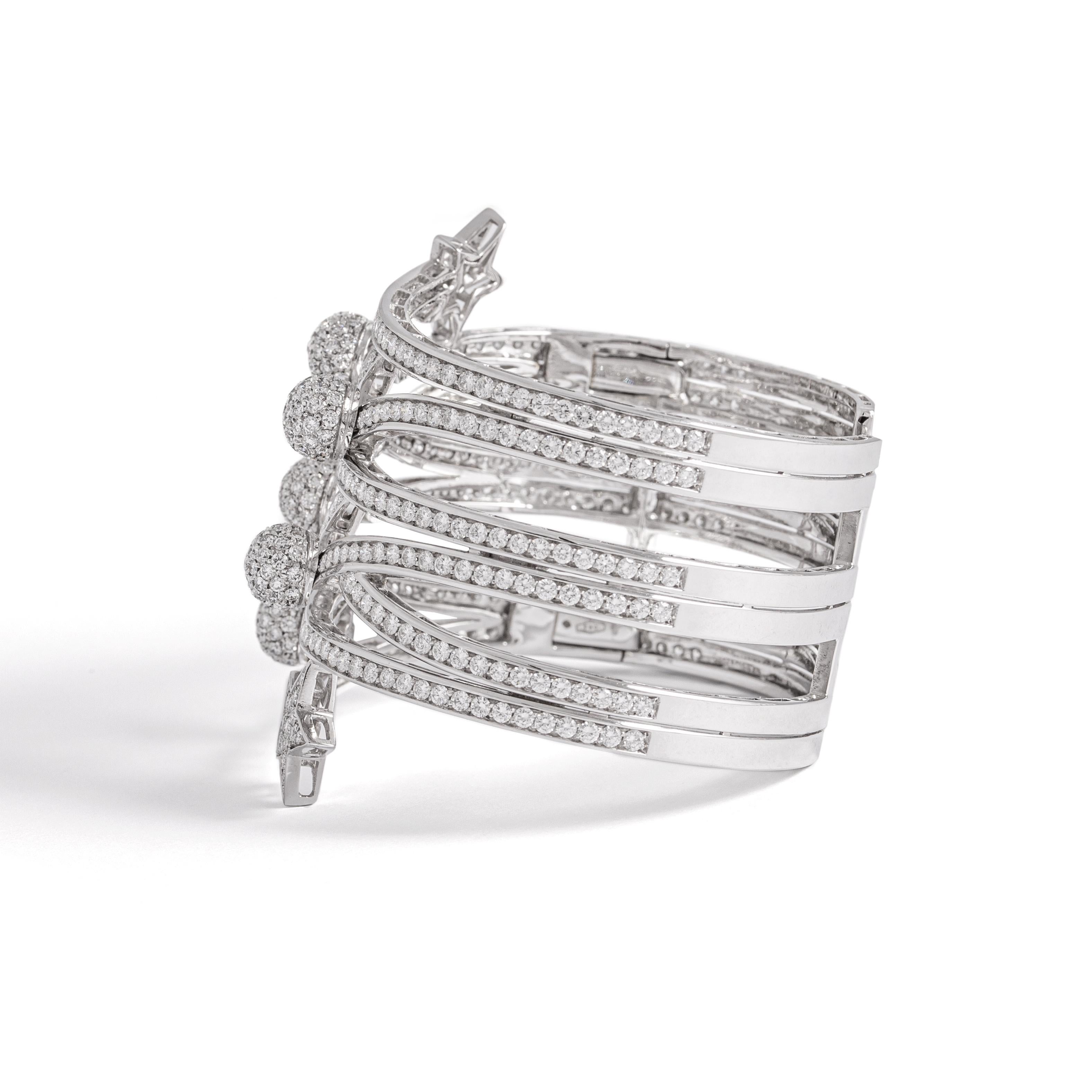 Bracelet jonc en or blanc et diamants Pour femmes en vente