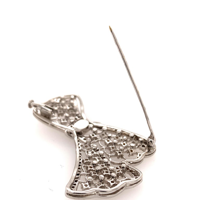 Women's or Men's White Gold and Diamond Bow Pin For Sale