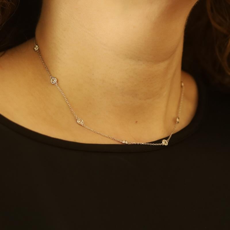 Collier en or blanc avec diamants à l'unité 18