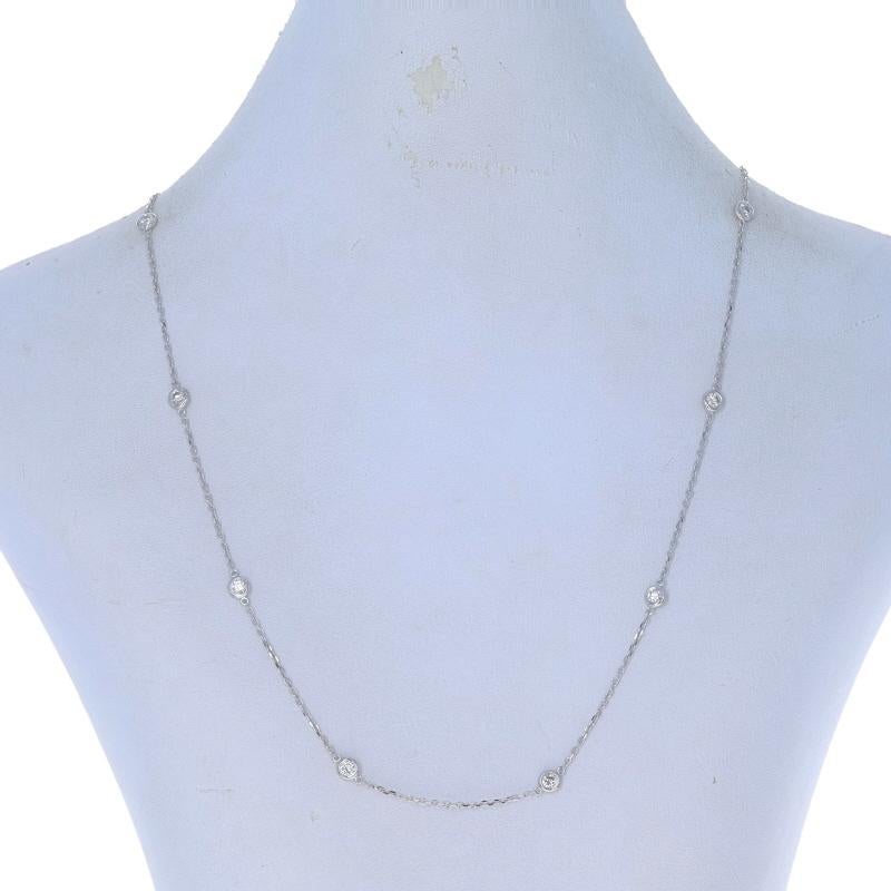 Collar Estación de Diamantes de Oro Blanco 18