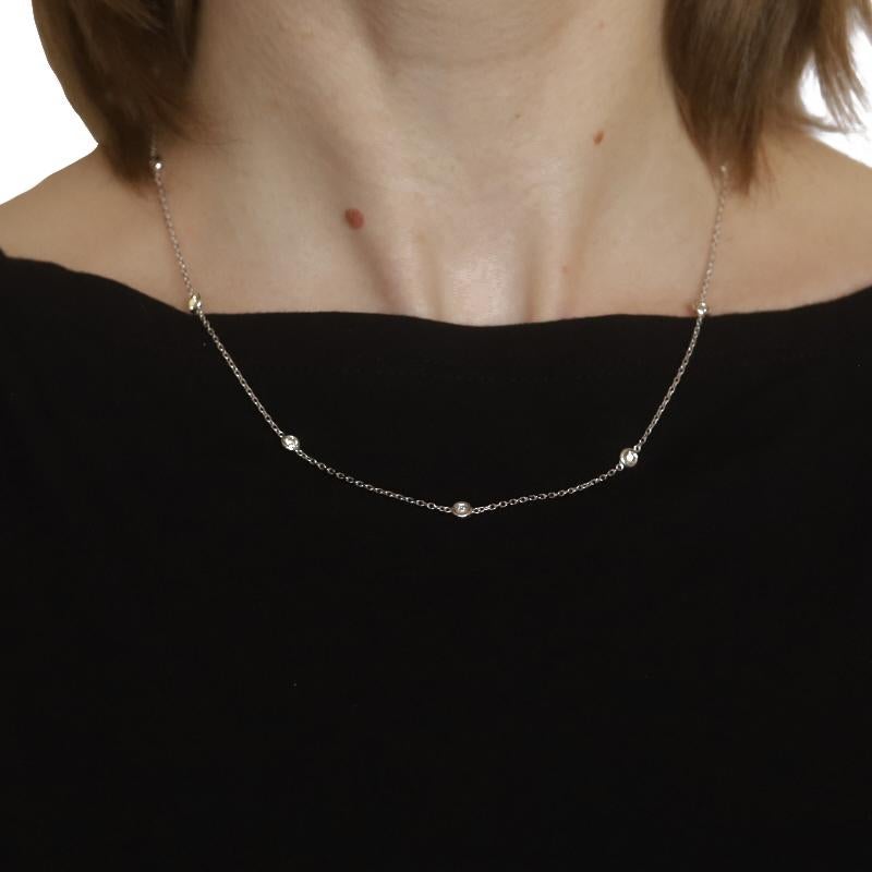 Collar Estación de Diamantes de Oro Blanco 18