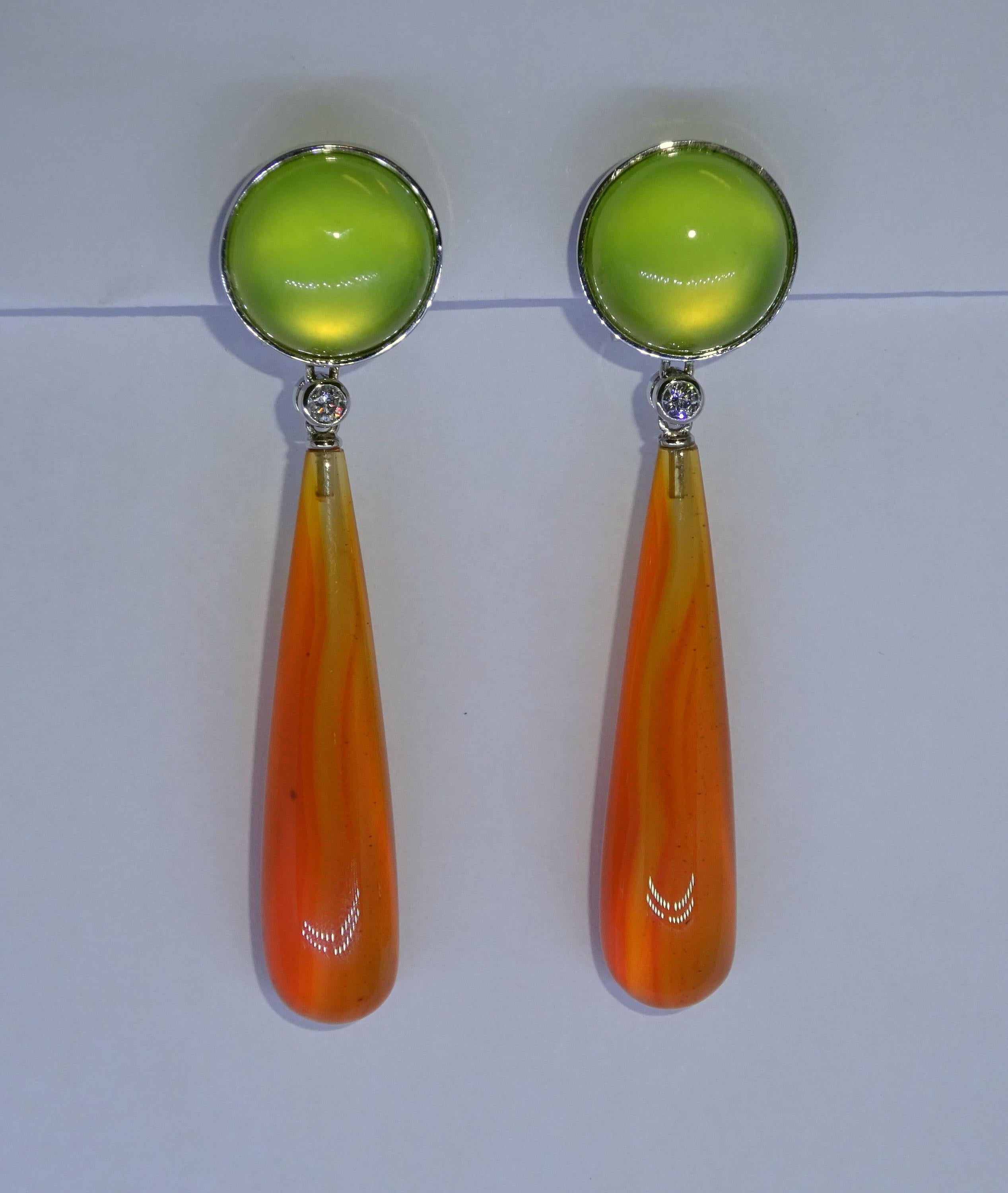 White Gold Diamond, Carnelian and Prehnit Earrings In New Condition For Sale In Duesseldorf, DE