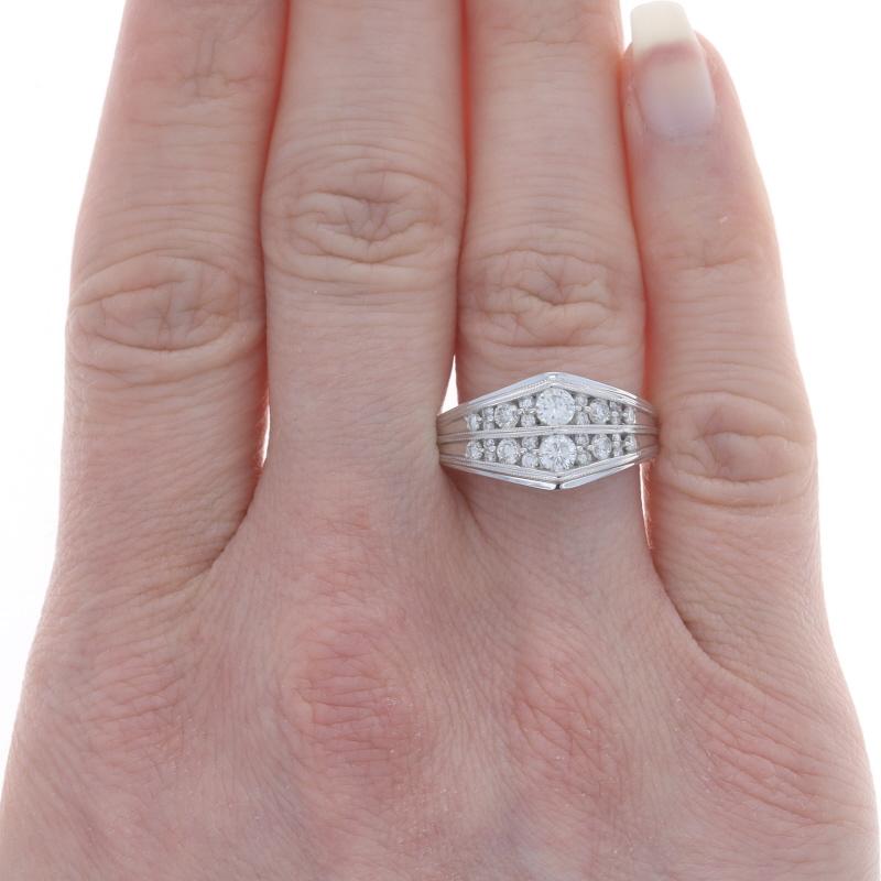 Taglio rotondo Fascia a grappolo di diamanti in oro bianco - Anello con brillanti rotondi da 3/4 ct. in 14 ct. in vendita