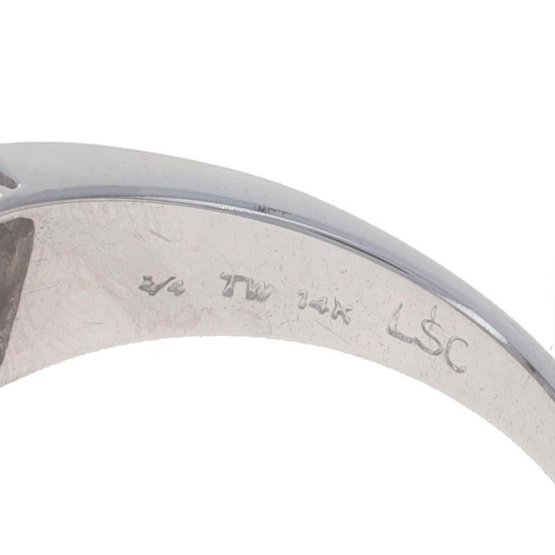 Fascia a grappolo di diamanti in oro bianco - Anello con brillanti rotondi da 3/4 ct. in 14 ct. in vendita 2