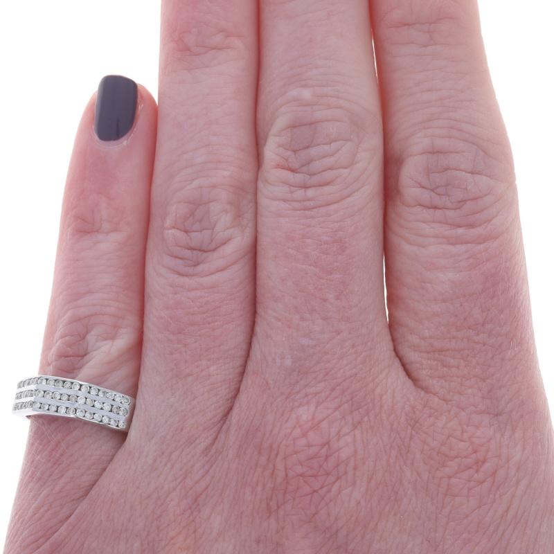 Weißgold-Diamant-Cluster-Band - 14k Runde Brillant .50ctw Channel Set Ring (Rundschliff) im Angebot