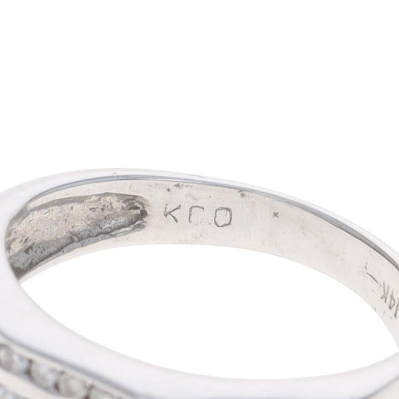 Weißgold-Diamant-Cluster-Band - 14k Runde Brillant .50ctw Channel Set Ring im Angebot 2