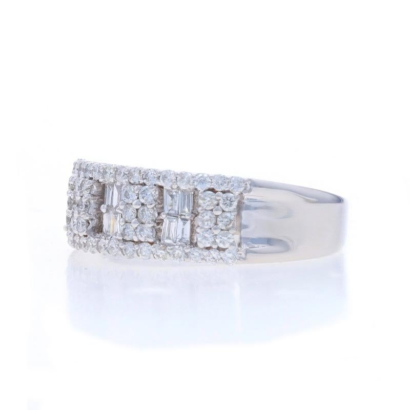 Bracelet en or blanc à diamants - Bague 18k à diamants ronds, brillants et baguettes de 0,80ctw Excellent état - En vente à Greensboro, NC