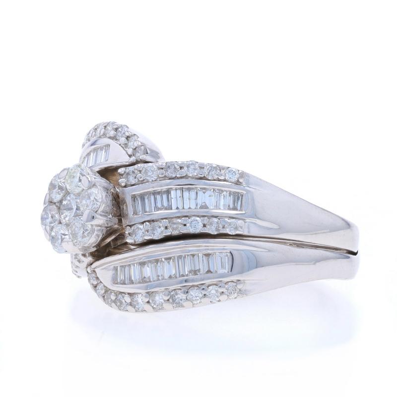 Bague de fiançailles en or blanc avec grappe de diamants - 14 carats, rond, 1,23 carat Excellent état - En vente à Greensboro, NC