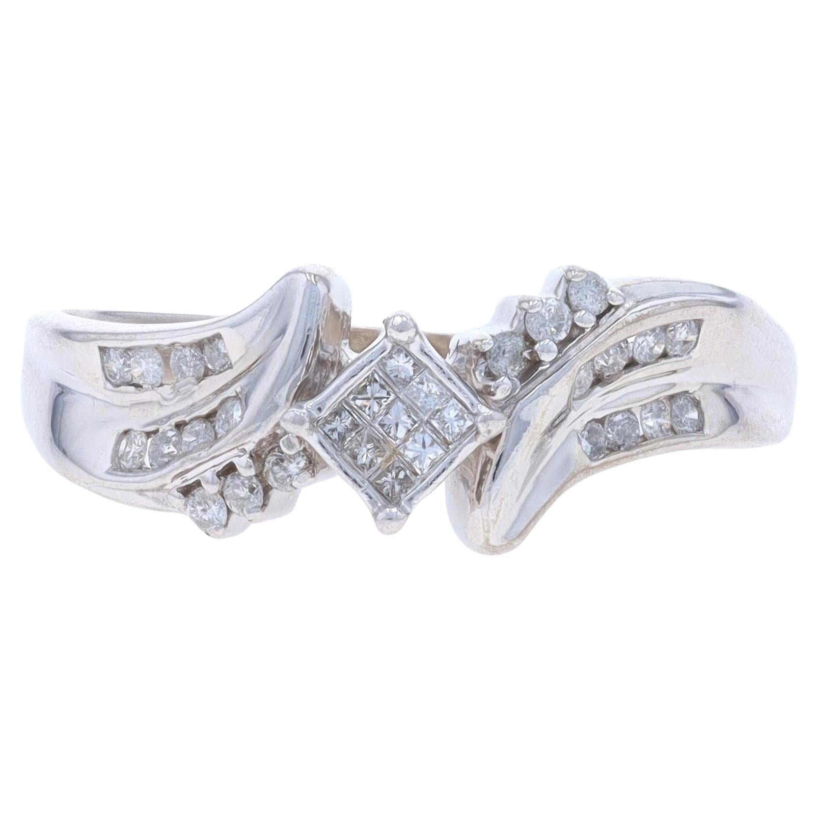 Verlobungsring aus Weißgold mit Diamant-Cluster- Bypass-Diamant - 14k Prinzessin & Rund .25ctw