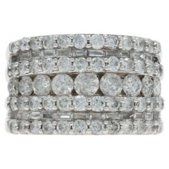 Anillo de oro blanco de cóctel con racimo de diamantes - 14k Anillo redondo y baguette 5.00ctw