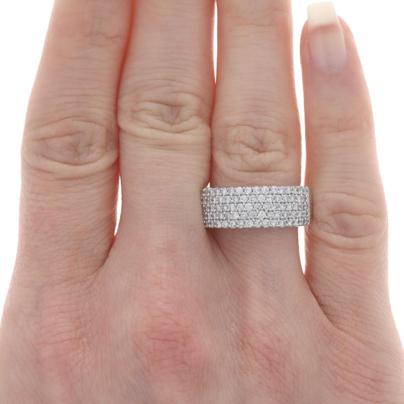 White Gold Diamond Cluster Cocktail Band 14k Round Brilliant 1.00ctw Pavé Ring

Stone Information:
Natural Diamonds
Carat(s): 1.00ctw
Cut: Round Brilliant
Color: H - I
Clarity: SI1 - SI2

Total Carats: 1.00ctw

Additional information:
Material: