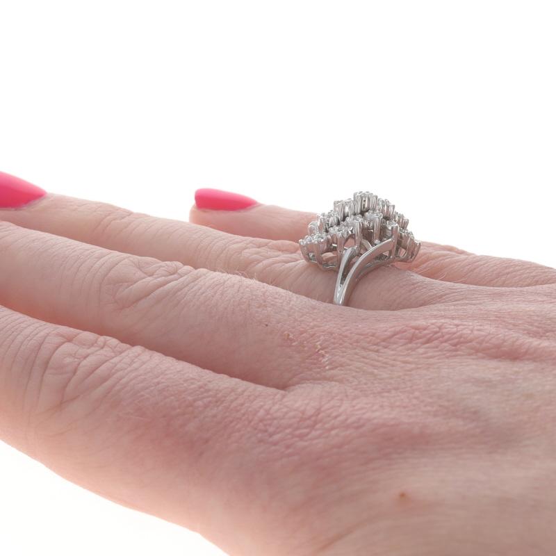 Weißgold Diamant Cluster Cocktail Bypass Ring 14k .15ctw Floral Waterfall im Zustand „Hervorragend“ im Angebot in Greensboro, NC