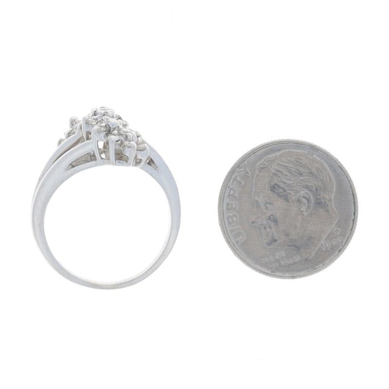 Anello bypass con cluster di diamanti in oro bianco - 14k rotondo 1/3ctw a cascata in vendita 1