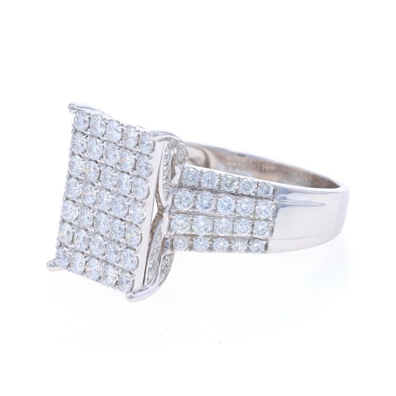 Taille ronde Bague de fiançailles cocktail grappe de diamants en or blanc 14 carats ronds de 2,65 ctw en vente