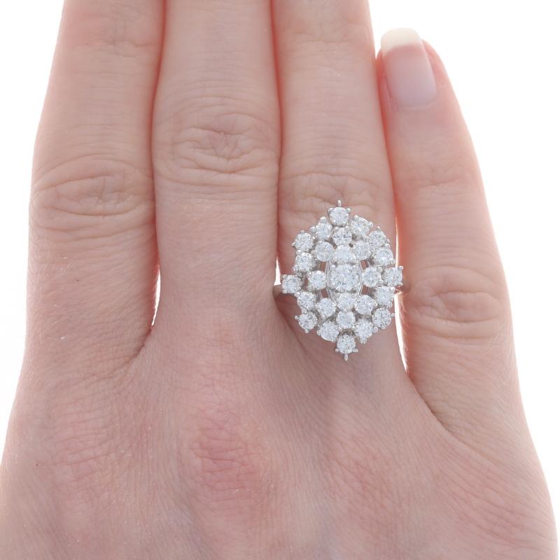 Taille : 7 1/4
Frais de taille : 2 1/2 tailles supérieures pour 40 $ ou 1 1/2 tailles inférieures pour 40 $.

Contenu métallique : Or blanc 14k

Informations sur les pierres

Diamants naturels
Carat(s) : 1.76ctw
Coupe : Brillant rond
Couleur : G -