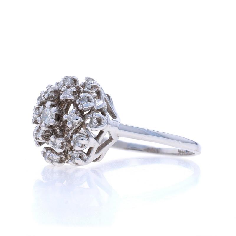 Weißgold Diamant-Cluster-Cocktail-Ring - 14k Runde Brillant .38ctw Snowflake im Zustand „Hervorragend“ im Angebot in Greensboro, NC