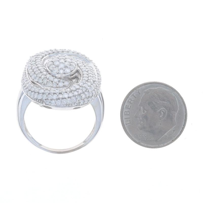 Anello Cocktail con Cluster di Diamanti in Oro Bianco 14k Singolo e Baguette 3.00ctw Swirl in vendita 1