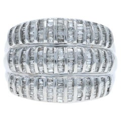 Anello con diamanti a grappolo in oro bianco 14k Baguette 2.00ctw Dome