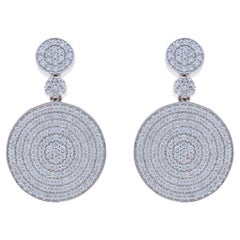 Orecchini a cerchio con diamante a grappolo in oro bianco 14k Rd 2,00ctw Pierce a vite