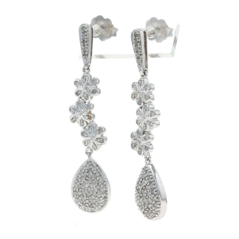 Taille simple Boucles d'oreilles pendantes en or blanc 14k Diamond Cluster Single Cut .25ctw Flowers Pierced en vente