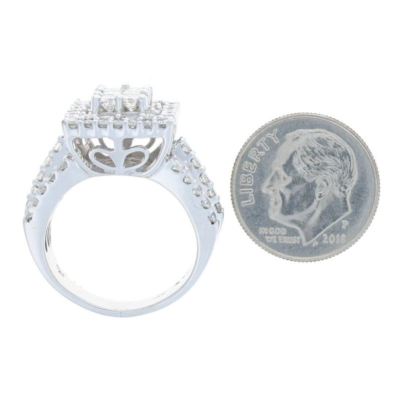 Weißgold Diamant-Cluster-Cocktailring mit doppeltem Halo-Cocktailring - 14k Prinzessin 3,00ctw Gr. 6 im Zustand „Hervorragend“ in Greensboro, NC
