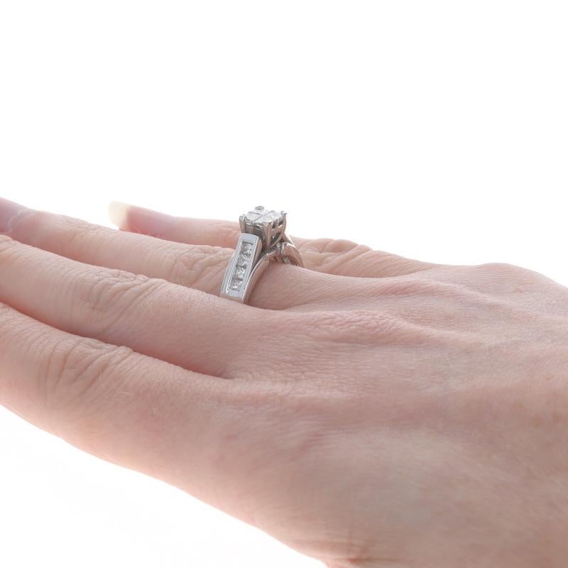 De las mujeres Anillo de compromiso de oro blanco con racimo de diamantes - 14k Princesa 1.00ctw en venta