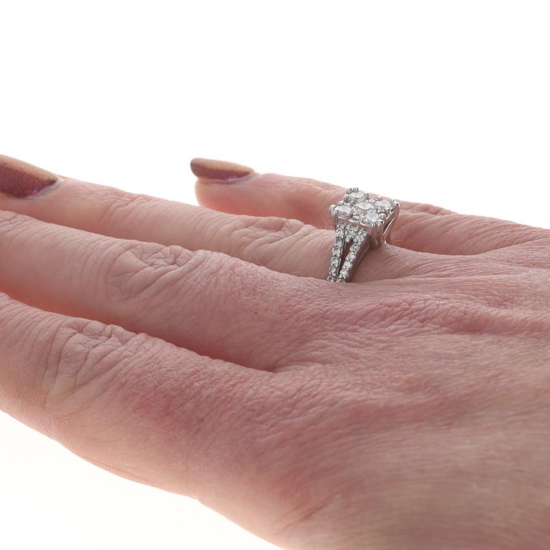 Donna Anello di fidanzamento a grappolo di diamanti in oro bianco - 14k Brilliante rotondo 1,00ctw in vendita