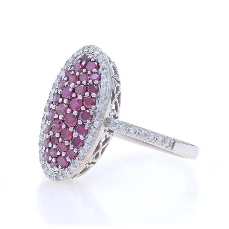 Anello cocktail con cluster di diamanti in oro bianco - 14k Brilliante rotondo 1,70ctw In condizioni ottime in vendita a Greensboro, NC