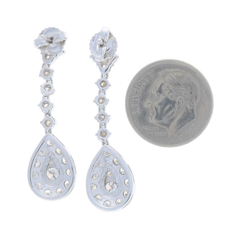 Taglio rotondo Orecchini a goccia con diamanti a grappolo in oro bianco 18k Rnd 2.00ctw Teardrop in vendita