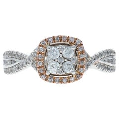 Anello di fidanzamento a forma di cluster di diamanti in oro bianco - 10k Round .50ctw