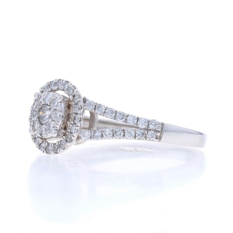 Anello di fidanzamento a forma di cluster di diamanti in oro bianco - 14k Brilliante rotondo 2/3ctw In condizioni ottime in vendita a Greensboro, NC
