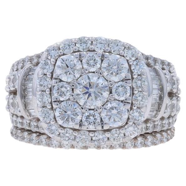 Bague de fiançailles et alliance halo de diamants en or blanc 14 carats 4,50 carats en vente